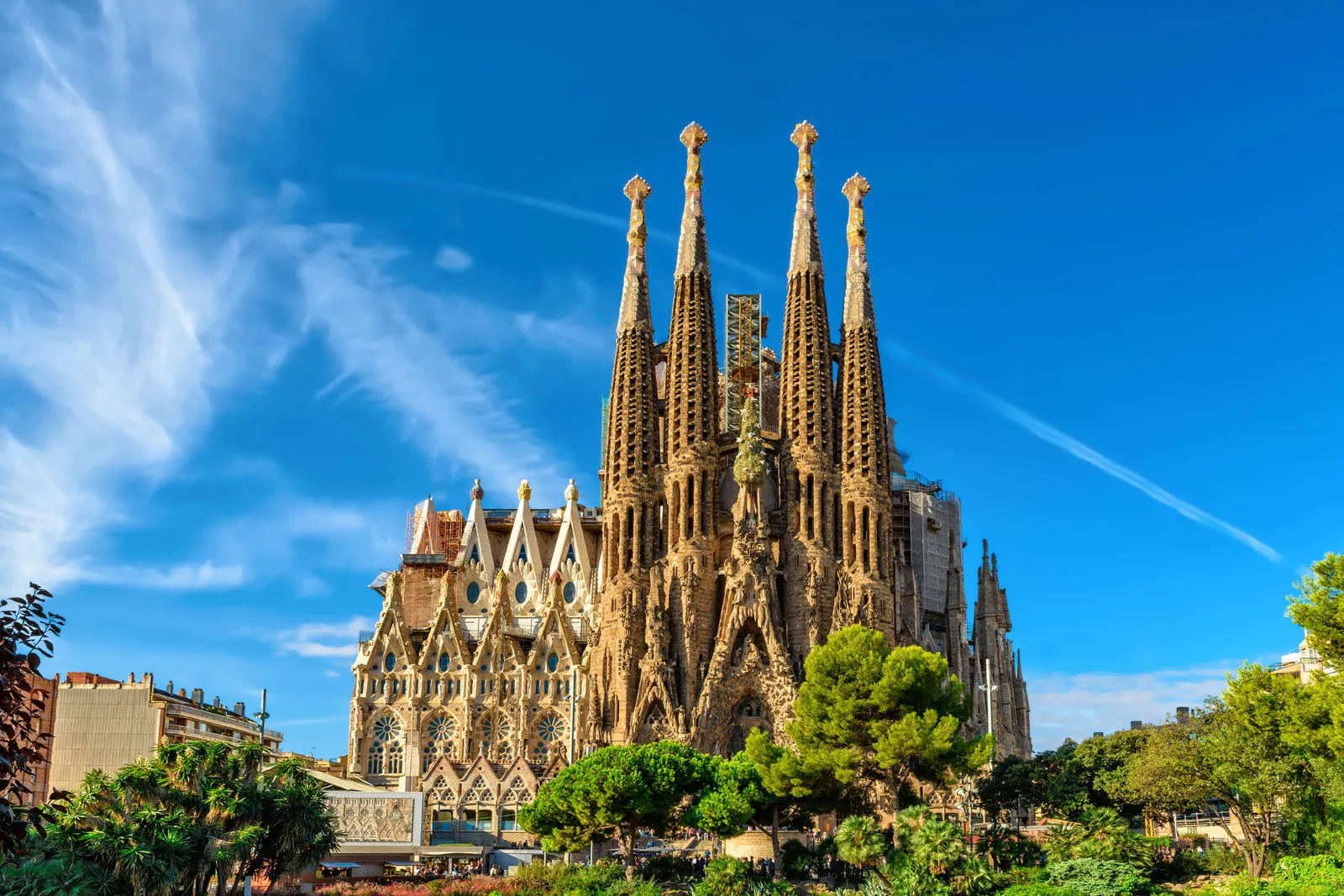 Exploring Barcelona Like a Local: The Ultimate Travel Guide